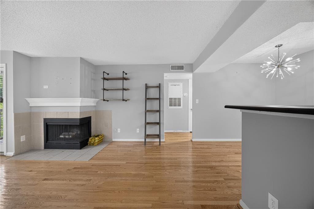 1 bedroom, 1 bathroom, 690 sq ft condominium for rent at 1021 Chastain Park Court NE, Atlanta, GA 30342 for $1,650 a month — photo 2
