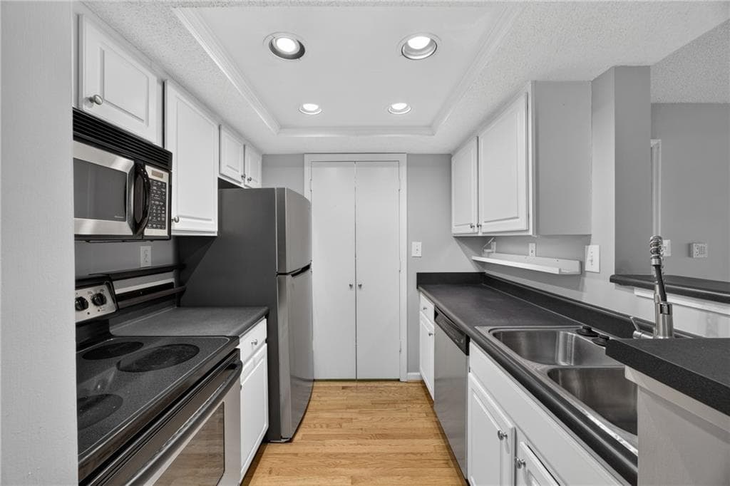 1 bedroom, 1 bathroom, 690 sq ft condominium for rent at 1021 Chastain Park Court NE, Atlanta, GA 30342 for $1,650 a month — photo 8