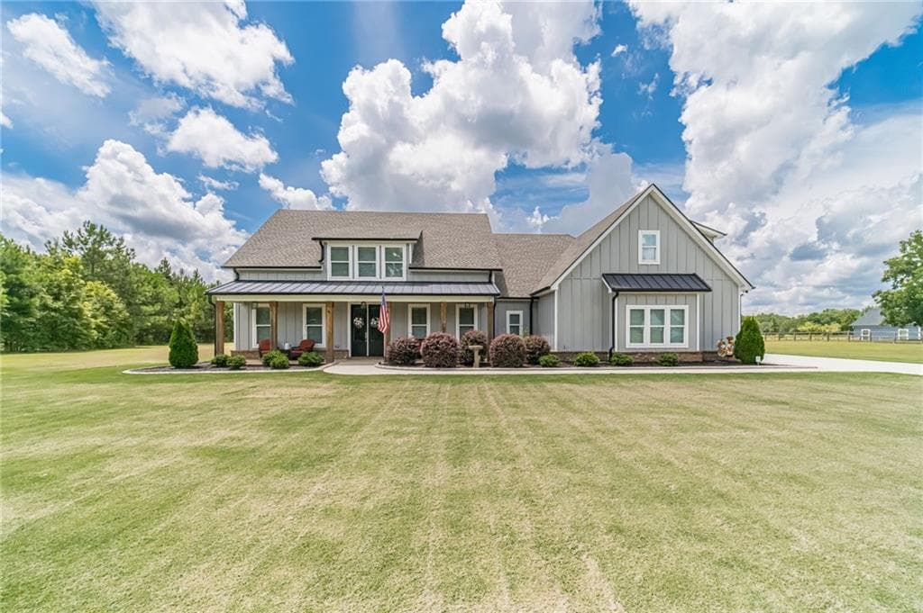4 bedroom, 3 bathroom, 3,050 sq ft single family residence for sale at 302 Savannah Drive, Mansfield, GA 30055