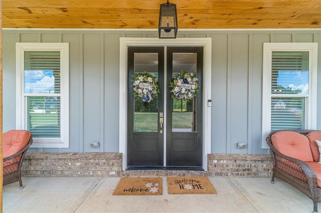 4 bedroom, 3 bathroom, 3,050 sq ft single family residence for sale at 302 Savannah Drive, Mansfield, GA 30055 — photo 5