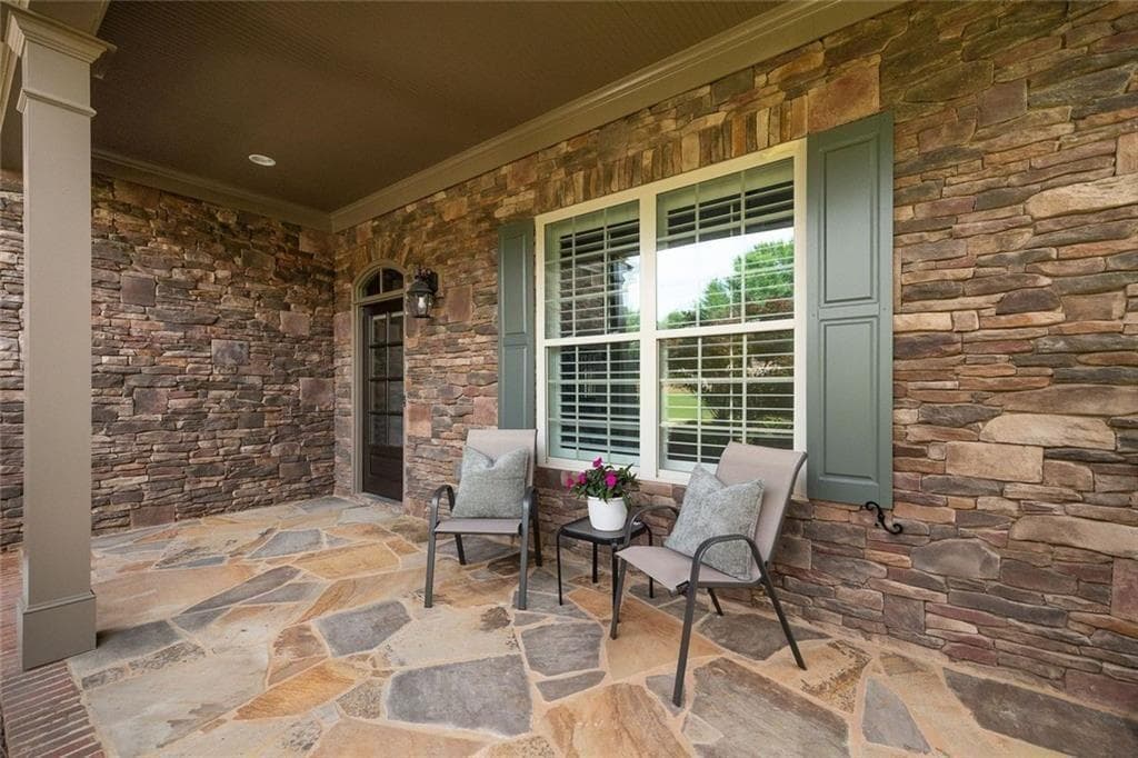 4 bedroom, 5 bathroom, 4,815 sq ft single family residence for sale at 11147 Brookhavenclub Drive, Johns Creek, GA 30097 — photo 4