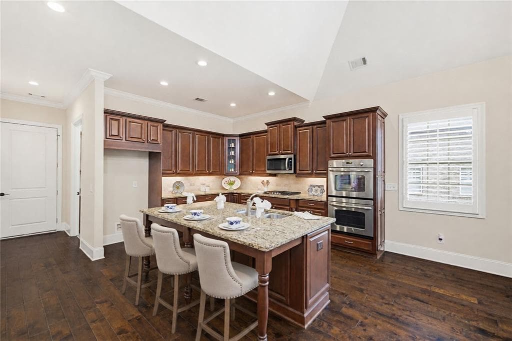4 bedroom, 5 bathroom, 4,815 sq ft single family residence for sale at 11147 Brookhavenclub Drive, Johns Creek, GA 30097 — photo 9