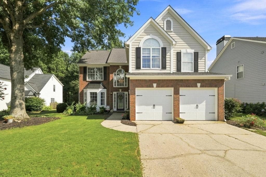 3 bedroom, 3 bathroom, 2,117 sq ft home for sale at 15000 Crabapple Lake Drive, Roswell, GA