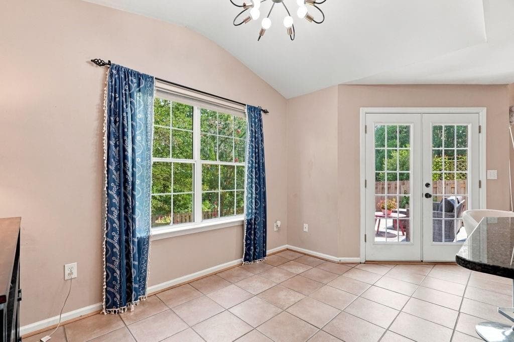 3 bedroom, 3 bathroom, 2,117 sq ft single family residence for sale at 15000 Crabapple Lake Drive, Roswell, GA 30076 — photo 7