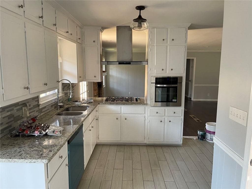 3 bedroom, 2 bathroom, 1,940 sq ft single family residence for sale at 2329 Valley Way, Snellville, GA 30078 — photo 5
