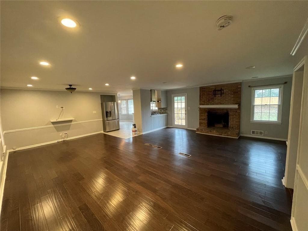 3 bedroom, 2 bathroom, 1,940 sq ft single family residence for sale at 2329 Valley Way, Snellville, GA 30078 — photo 6