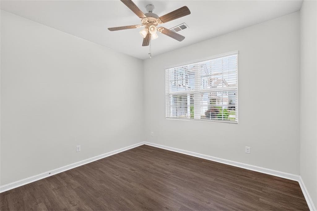 3 bedroom, 2 bathroom, 1,578 sq ft single family residence under contract at 5480 Barberry Avenue, Oakwood, GA 30566 — photo 10
