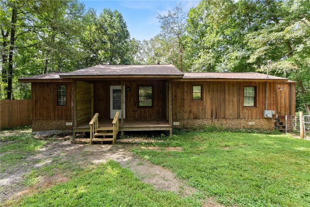 2 bedroom, 1 bathroom, 1,072 sq ft home for sale at 34 Somerset Place, Dahlonega, GA