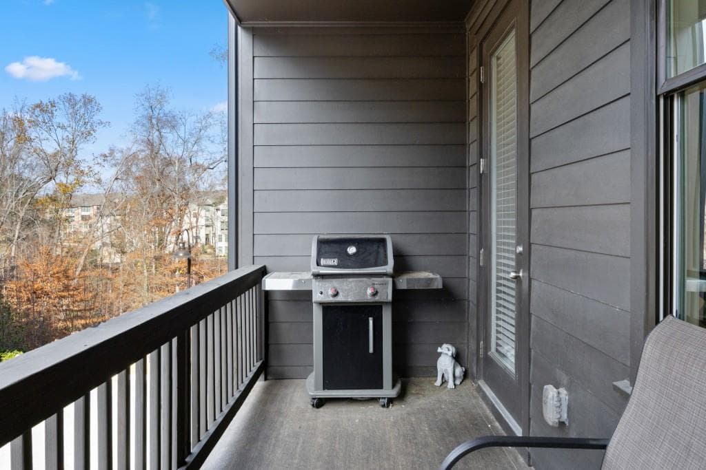 3 bedroom, 4 bathroom, 1,873 sq ft townhouse for sale at 6529 Beacon Drive, Sandy Springs, GA 30328 — photo 9