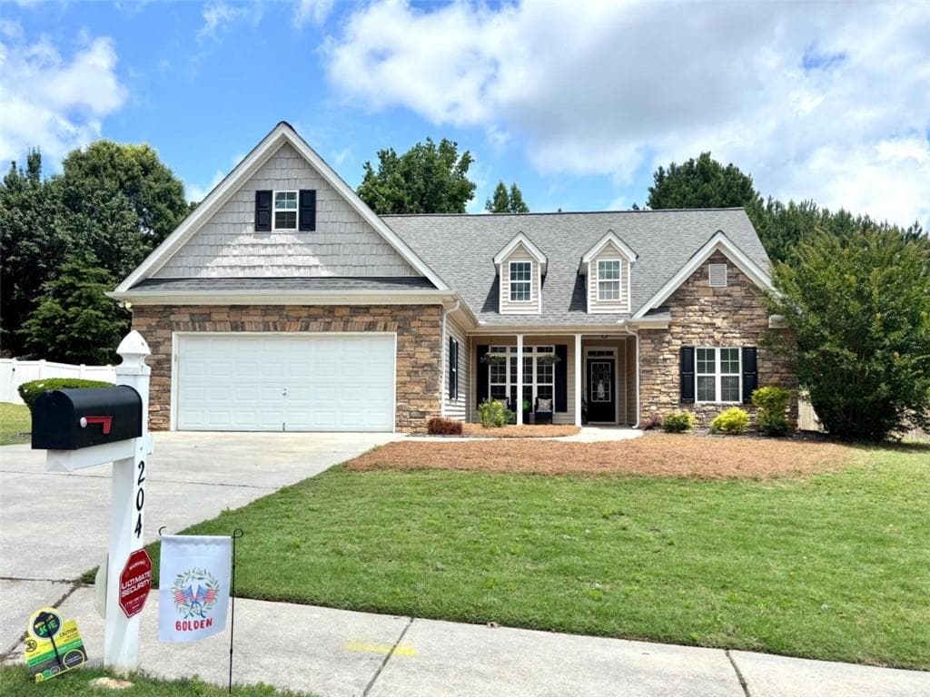4 bedroom, 3 bathroom, 2,483 sq ft single family residence for sale at 204 Magnolia Street, Senoia, GA 30276
