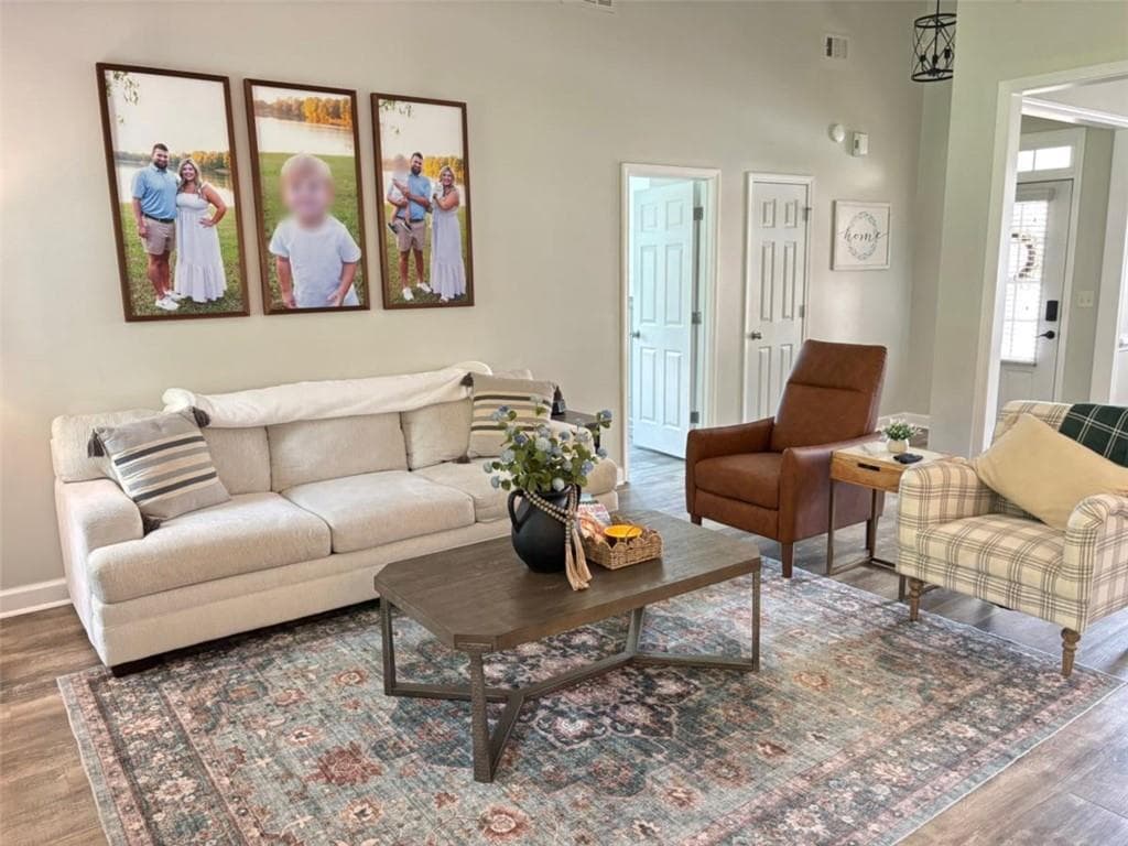 4 bedroom, 3 bathroom, 2,483 sq ft single family residence for sale at 204 Magnolia Street, Senoia, GA 30276 — photo 2