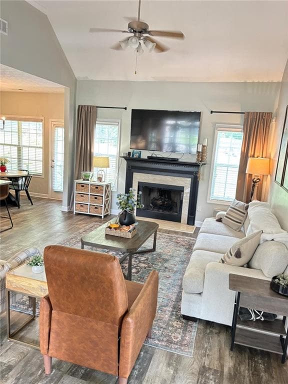 4 bedroom, 3 bathroom, 2,483 sq ft single family residence for sale at 204 Magnolia Street, Senoia, GA 30276 — photo 3