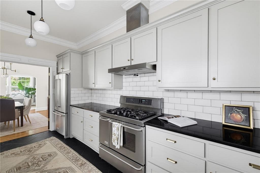 4 bedroom, 5 bathroom, 3,205 sq ft single family residence for sale at 512 Clairemont Avenue, Decatur, GA 30030 — photo 9