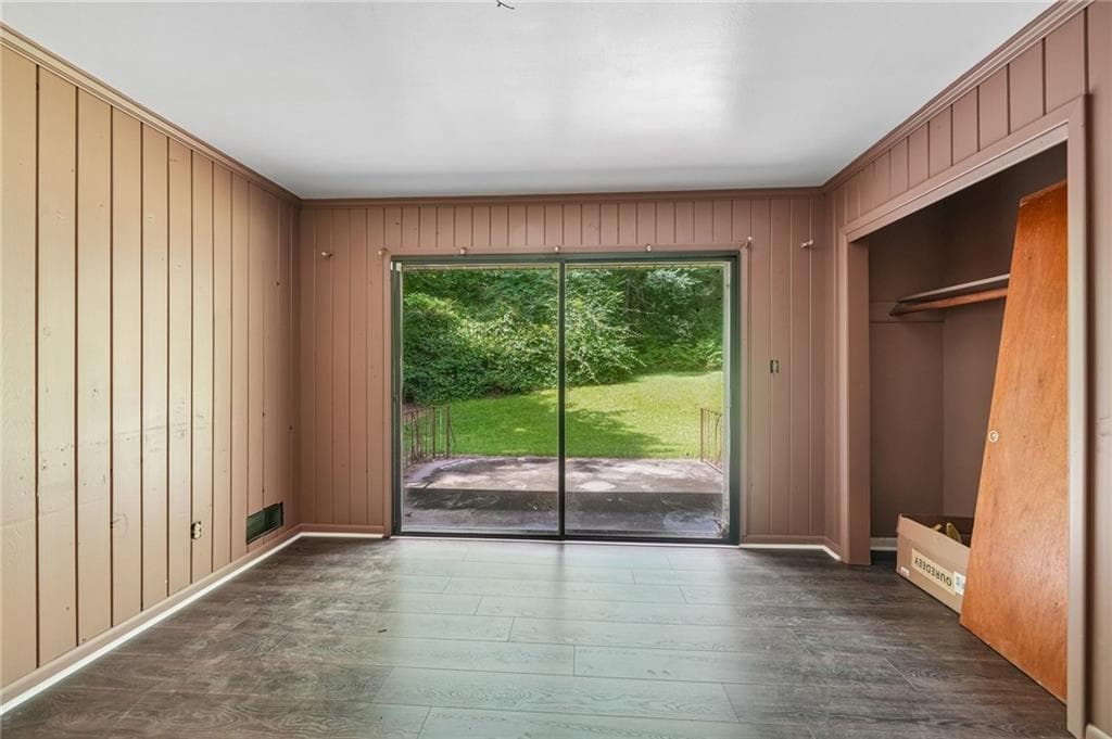 2 bedroom, 2 bathroom, 1,320 sq ft single family residence under contract at 2703 Arrowood Drive, East Point, GA 30344 — photo 9