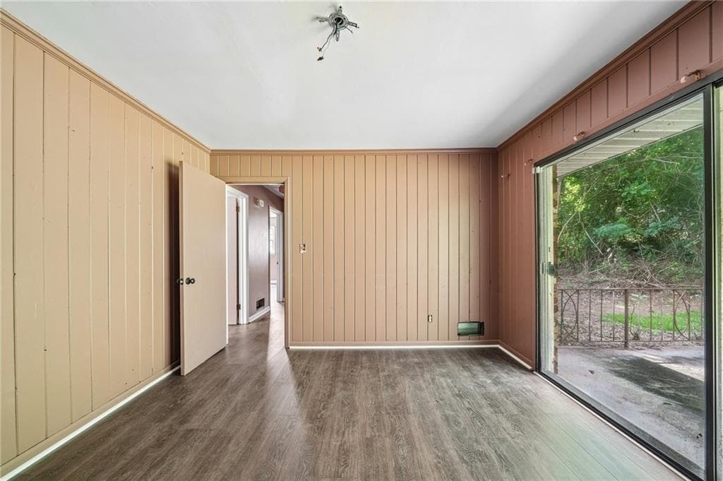 2 bedroom, 2 bathroom, 1,320 sq ft single family residence under contract at 2703 Arrowood Drive, East Point, GA 30344 — photo 10