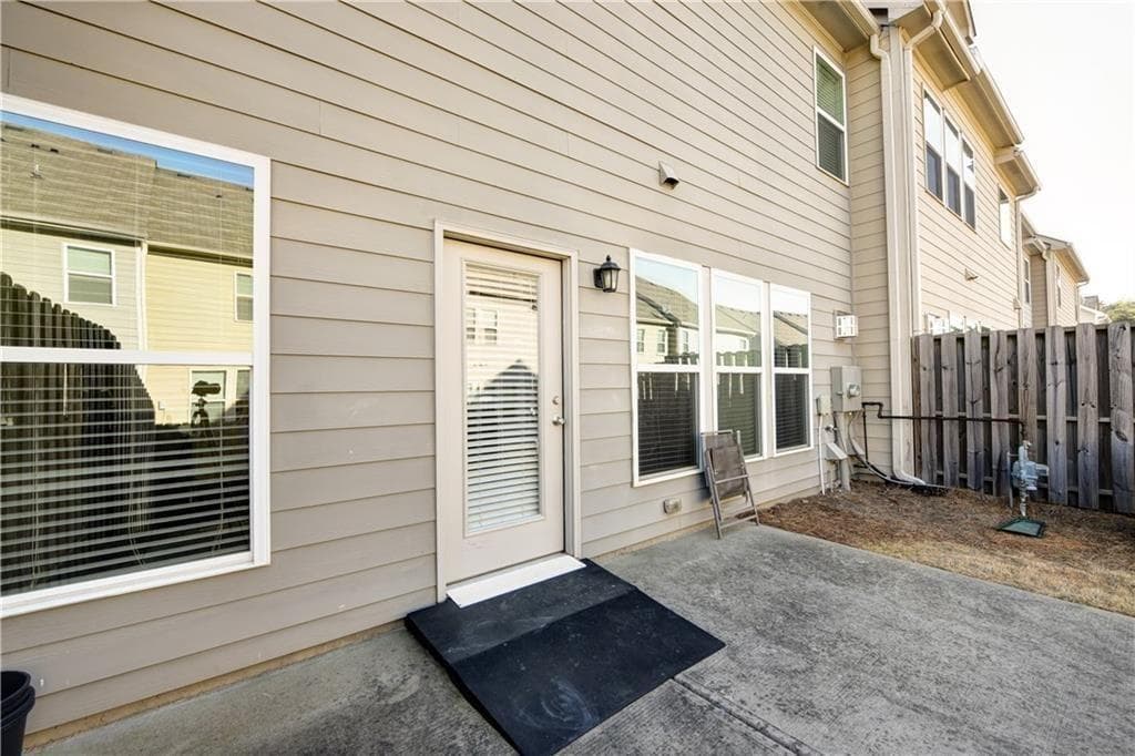 3 bedroom, 3 bathroom, 1,986 sq ft townhouse for rent at 1226 Fischer Trace, Cumming, GA 30041 for $2,100 a month — photo 2