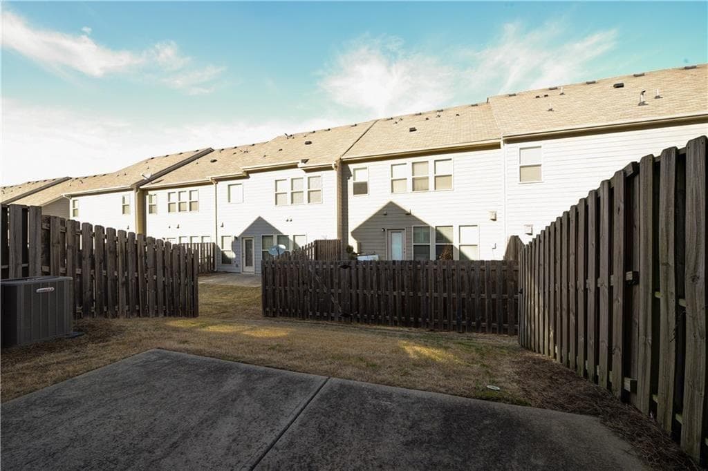 3 bedroom, 3 bathroom, 1,986 sq ft townhouse for rent at 1226 Fischer Trace, Cumming, GA 30041 for $2,100 a month — photo 3