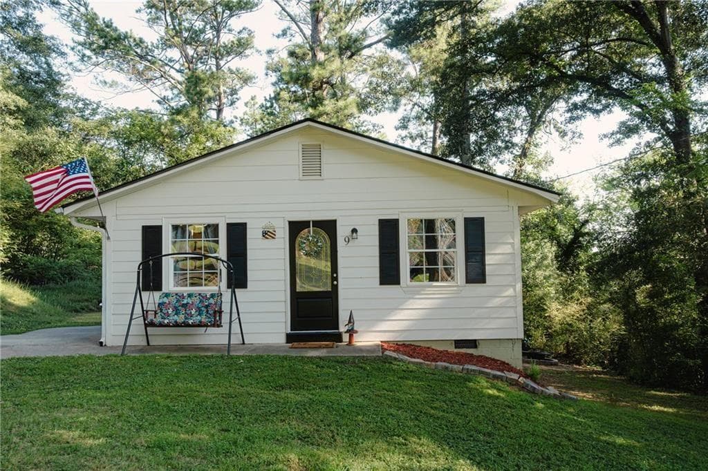 3 bedroom, 1 bathroom, 1,040 sq ft single family residence sold at 9 Valley View Drive, Cartersville, GA 30121