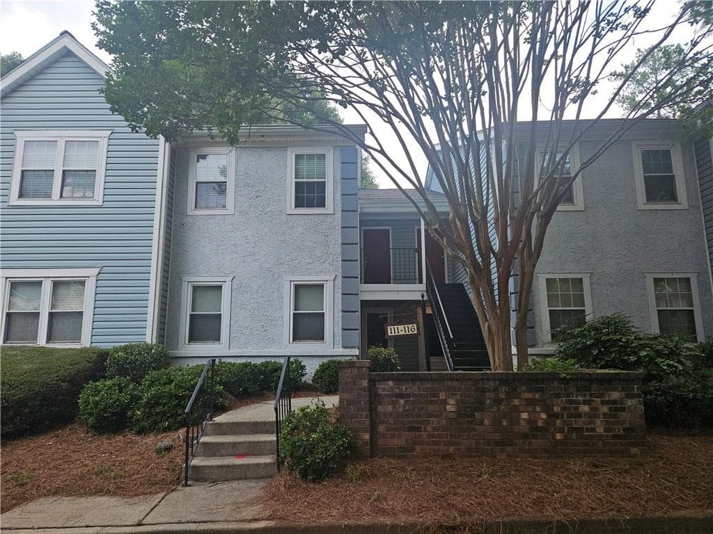 2 bedroom, 2 bathroom, 1,347 sq ft condominium for rent at 113 Hampshire Court 113, Avondale Estates, GA 30002 for $2,000 a month — photo 1 of 28