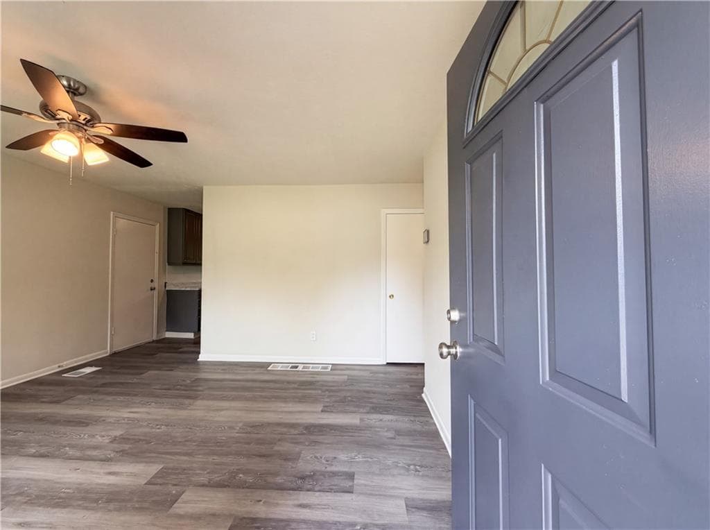 3 bedroom, 3 bathroom, 950 sq ft single family residence for sale at 6970 Mary Court, Riverdale, GA 30274 — photo 3