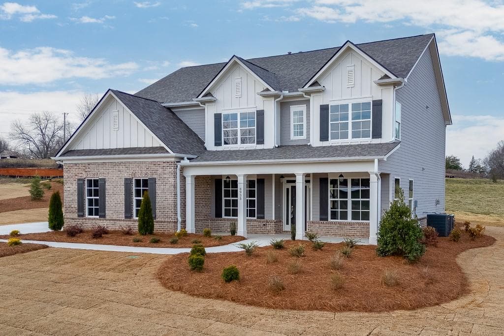 5 bedroom, 5 bathroom, 3,378 sq ft single family residence for sale at 8935 Claude Martin Drive, Gainesville, GA 30506 — photo 3