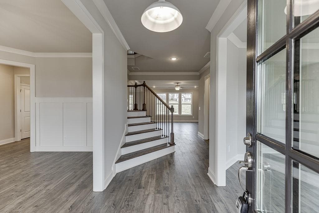 5 bedroom, 5 bathroom, 3,378 sq ft single family residence for sale at 8935 Claude Martin Drive, Gainesville, GA 30506 — photo 4
