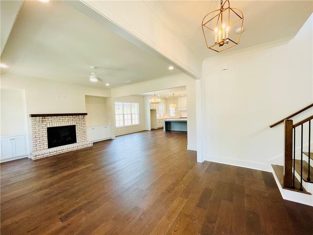5 bedroom, 5 bathroom, 3,721 sq ft single family residence for sale at 212 Suwanee Avenue, Suwanee, GA 30024 — photo 2