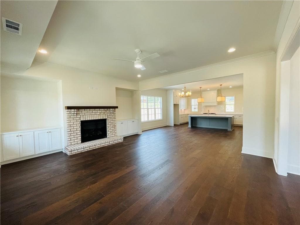 5 bedroom, 5 bathroom, 3,721 sq ft single family residence for sale at 212 Suwanee Avenue, Suwanee, GA 30024 — photo 3