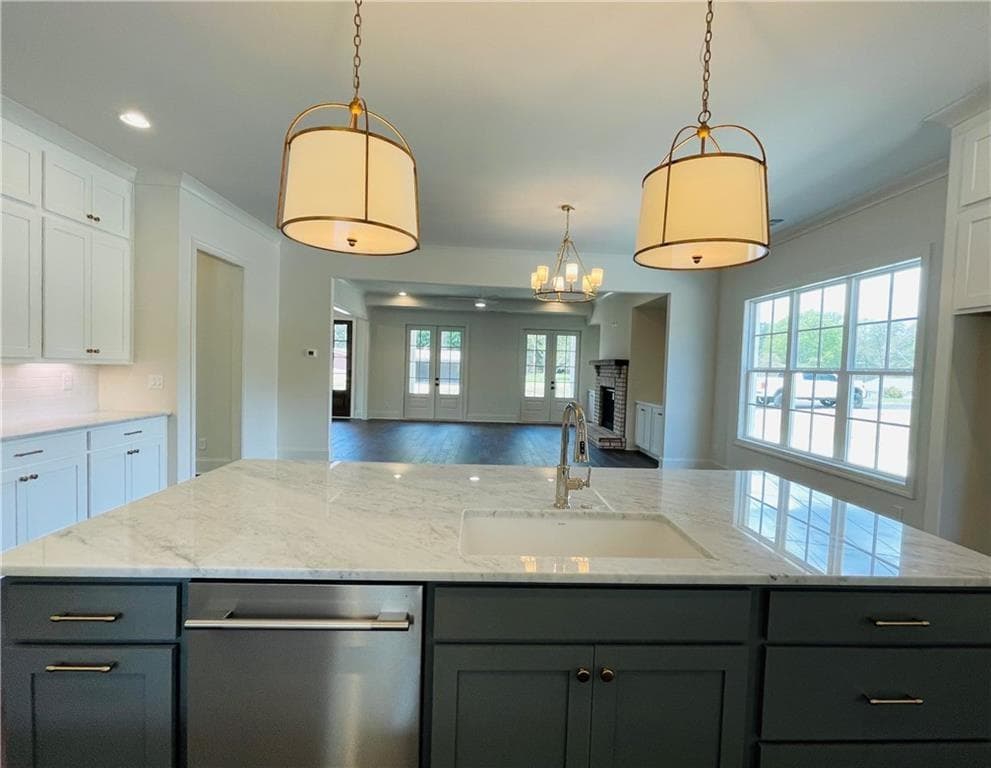 5 bedroom, 5 bathroom, 3,721 sq ft single family residence for sale at 212 Suwanee Avenue, Suwanee, GA 30024 — photo 6