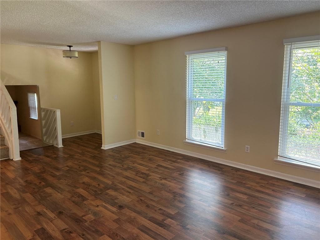 4 bedroom, 3 bathroom, 1,592 sq ft single family residence for rent at 9775 Loblolly Lane, Roswell, GA 30075 for $2,700 a month — photo 4