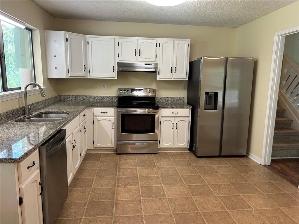 4 bedroom, 3 bathroom, 1,592 sq ft single family residence for rent at 9775 Loblolly Lane, Roswell, GA 30075 for $2,700 a month — photo 5
