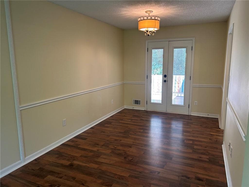 4 bedroom, 3 bathroom, 1,592 sq ft single family residence for rent at 9775 Loblolly Lane, Roswell, GA 30075 for $2,700 a month — photo 7