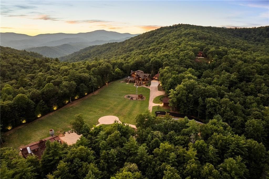 15 bedroom, 15 bathroom, 19,424 sq ft single family residence for sale at 3049 Tray Mountain Road, Sautee Nacoochee, GA 30157 — photo 3
