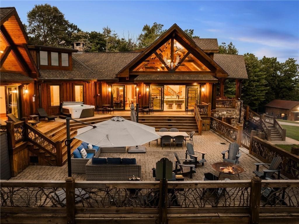 15 bedroom, 15 bathroom, 19,424 sq ft single family residence for sale at 3049 Tray Mountain Road, Sautee Nacoochee, GA 30157 — photo 6