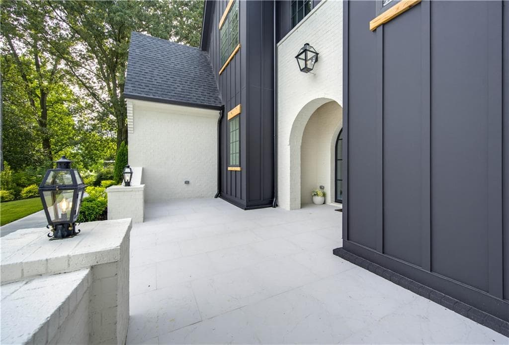 5 bedroom, 6 bathroom, 4,617 sq ft single family residence under contract at 1861 Remington Road, Atlanta, GA 30341 — photo 10