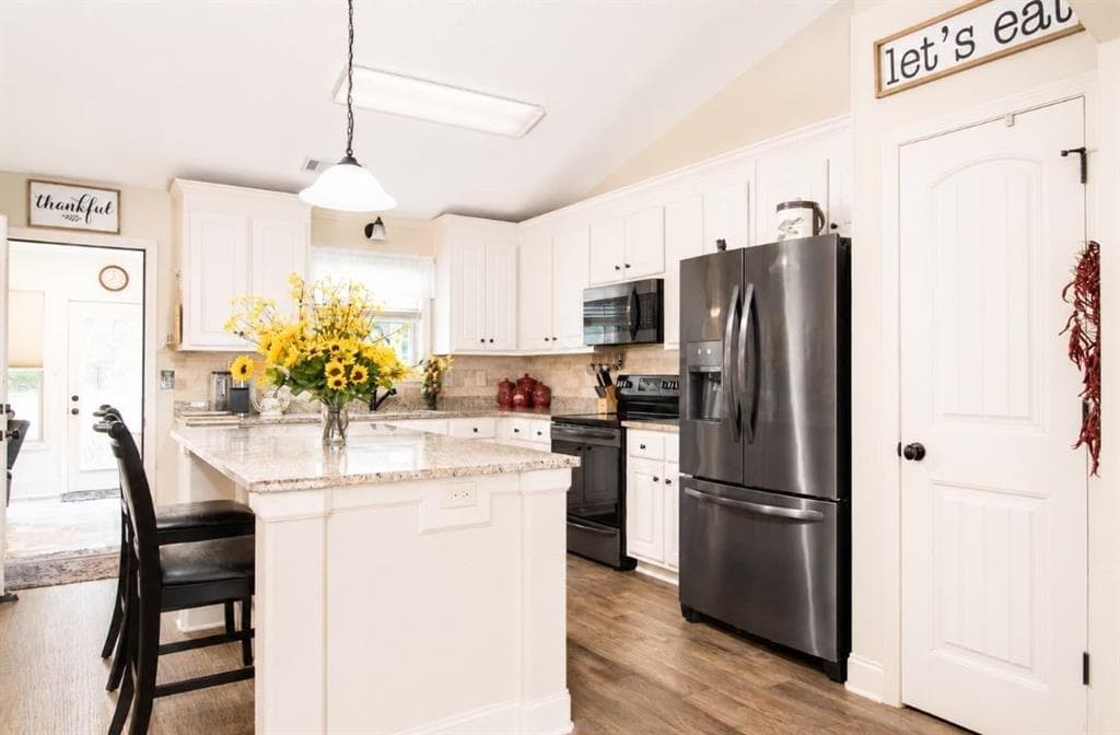 4 bedroom, 3 bathroom, 2,277 sq ft single family residence for sale at 107 Cooper Court, Statham, GA 30666 — photo 10