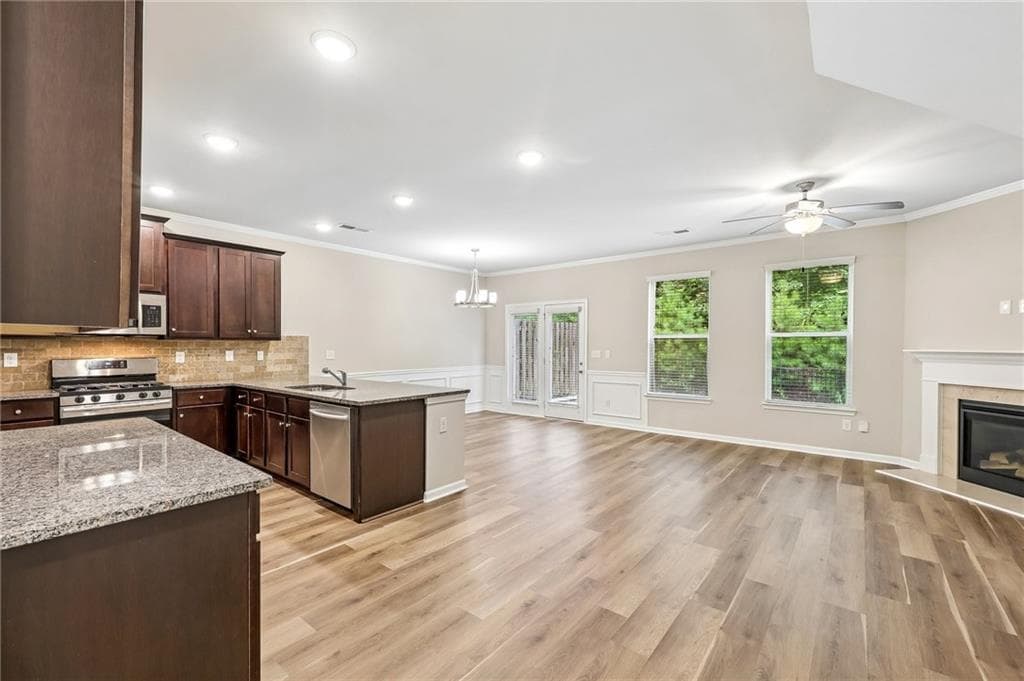 4 bedroom, 3 bathroom, 1,942 sq ft townhouse for sale at 2523 Shetley Creek Drive, Norcross, GA 30071 — photo 8