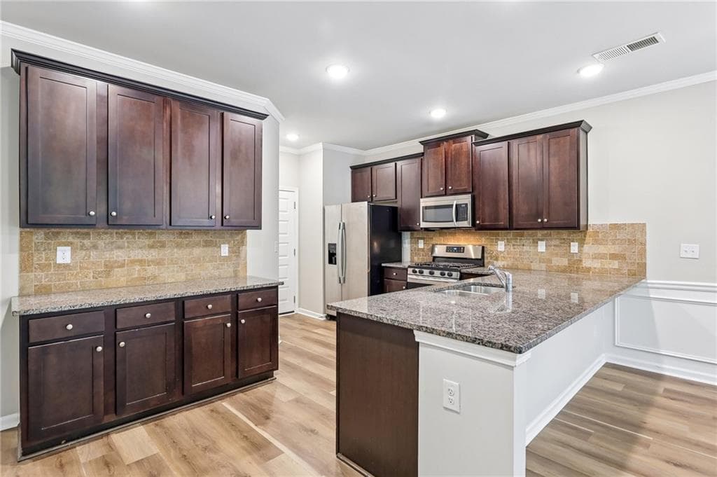 4 bedroom, 3 bathroom, 1,942 sq ft townhouse for sale at 2523 Shetley Creek Drive, Norcross, GA 30071 — photo 9