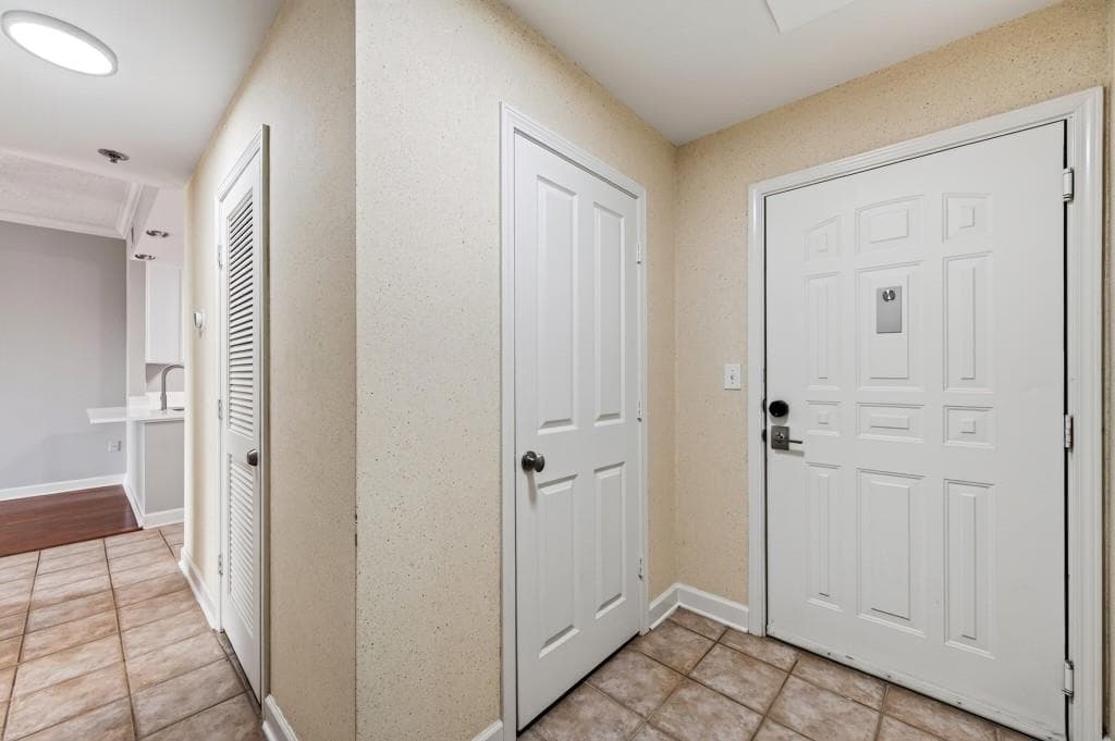 2 bedroom, 2 bathroom, 1,139 sq ft condominium for sale at 1101 Juniper Street 832, Atlanta, GA 30309 — photo 3