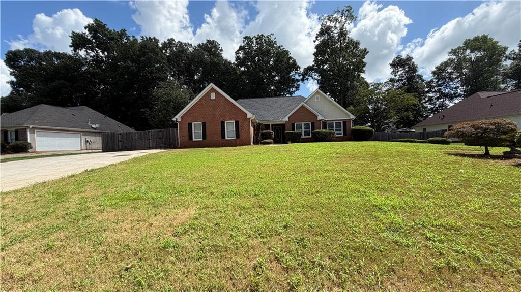 4 bedroom, 3 bathroom, 1,995 sq ft single family residence for sale at 3234 Old Salem Road, Conyers, GA 30013 — photo 3