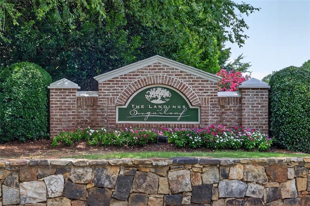 3 bedroom, 3 bathroom, 2,018 sq ft townhouse for sale at 2294 Meadow's End, Duluth, GA 30097 — photo 2
