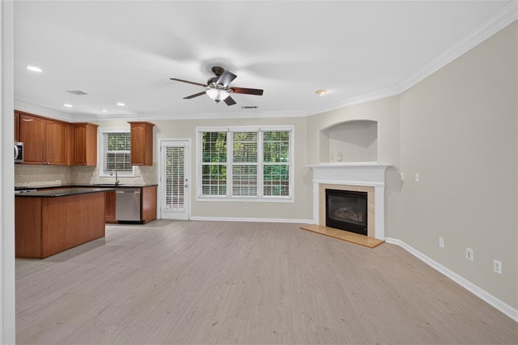 3 bedroom, 3 bathroom, 2,018 sq ft townhouse for sale at 2294 Meadow's End, Duluth, GA 30097 — photo 8