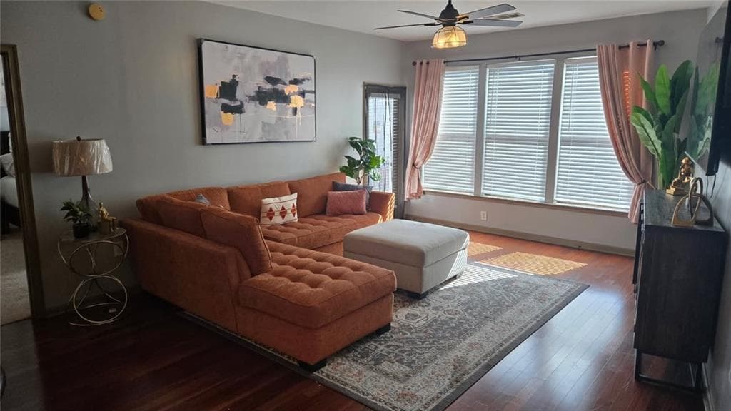 2 bedroom, 2 bathroom, 1,000 sq ft condominium for sale at 898 Oak Street 3314, Atlanta, GA 30310 — photo 1 of 13