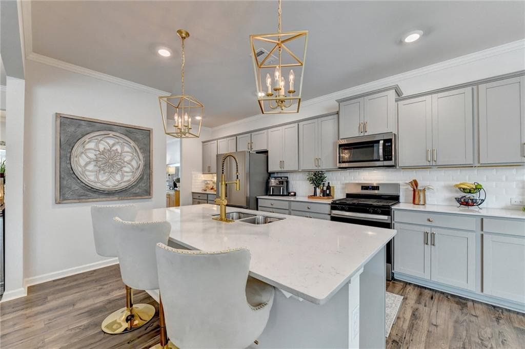 5 bedroom, 3 bathroom, 3,386 sq ft single family residence under contract at 4027 Peregrine Way, Gainesville, GA 30506 — photo 4