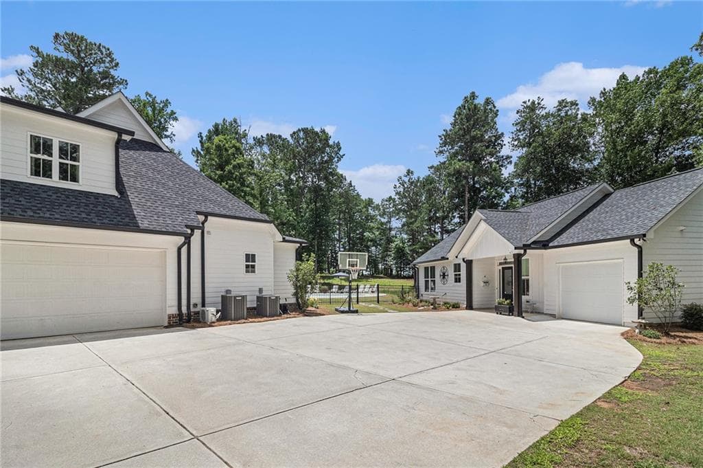 5 bedroom, 6 bathroom, 4,094 sq ft single family residence for sale at 1229 Dean Hill Road, Monroe, GA 30655 — photo 3