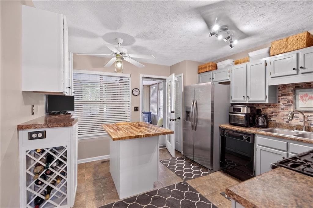 3 bedroom, 3 bathroom, 1,600 sq ft single family residence for sale at 273 Bridge Station Drive, Douglasville, GA 30134 — photo 6