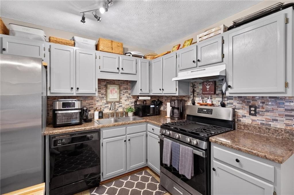 3 bedroom, 3 bathroom, 1,600 sq ft single family residence for sale at 273 Bridge Station Drive, Douglasville, GA 30134 — photo 8