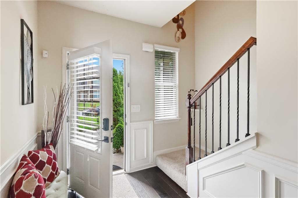5 bedroom, 3 bathroom, 2,640 sq ft single family residence for sale at 7617 Bowhead Court, Fairburn, GA 30213 — photo 3
