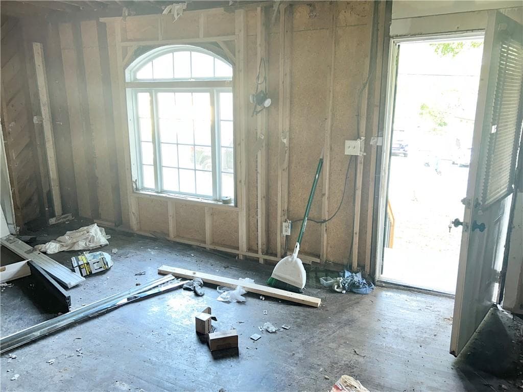 3 bedroom, 2 bathroom, 948 sq ft single family residence under contract at 1452 Ryan Street, Atlanta, GA 30310 — photo 8