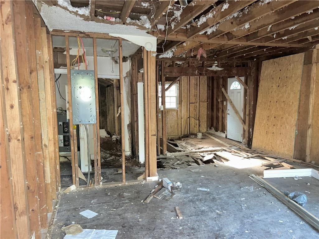 3 bedroom, 2 bathroom, 948 sq ft single family residence under contract at 1452 Ryan Street, Atlanta, GA 30310 — photo 9